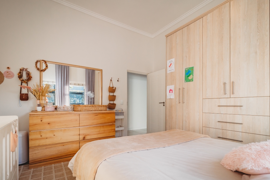 4 Bedroom Property for Sale in Kraaibosch Manor Western Cape